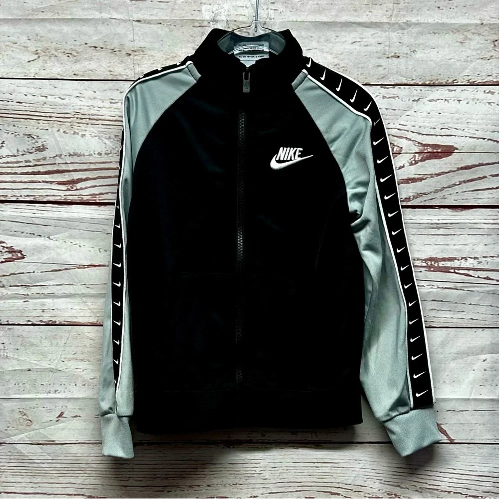 Nike Full Zip Athletic Boys Jacket Black Gray Lightweight Size 4t
